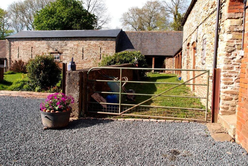 Upper Heath Farm - Stable Cottage Ludlow Craven Arms Exterior foto